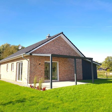 Haus Kuestenbrise - Urlaub Mit Hund An Der Kueste Mit Eigenen Garten, Sauna Und Gemuetlichen Kaminfeuer Schweiburg Exterior foto