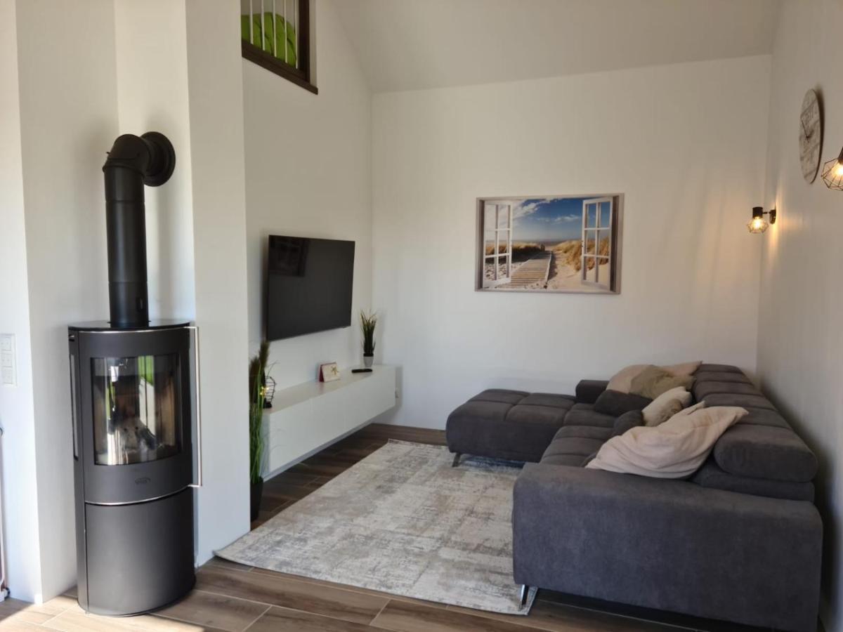 Haus Kuestenbrise - Urlaub Mit Hund An Der Kueste Mit Eigenen Garten, Sauna Und Gemuetlichen Kaminfeuer Schweiburg Exterior foto